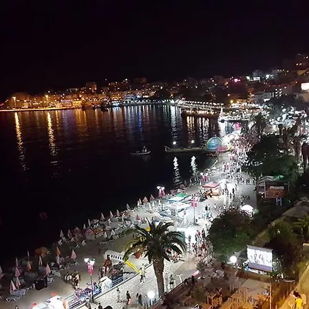 Beautifull Holiday Larisa
