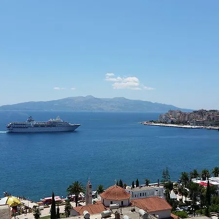 Beautifull Holiday Larisa Apartment