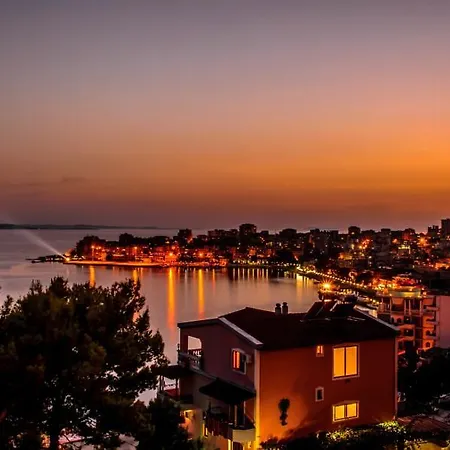 Beautifull Holiday Larisa Sarandë